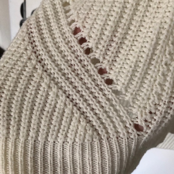 Small cream sweater - Picture 2 of 4